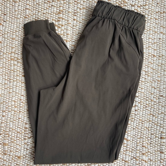 Lululemon Stretch High-Rise Jogger - Picture 4 of 6